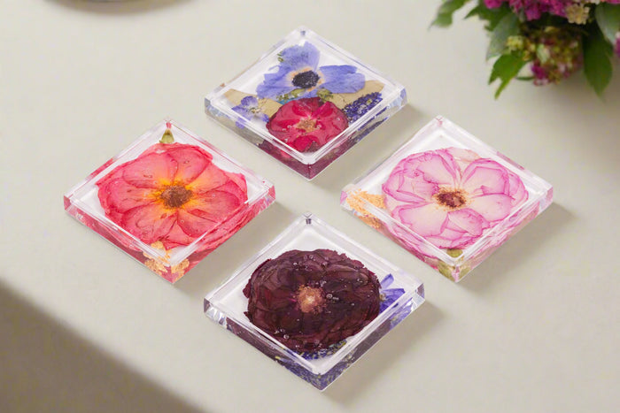 Set of 4 square resin coasters with pressed flower bouquet preservation