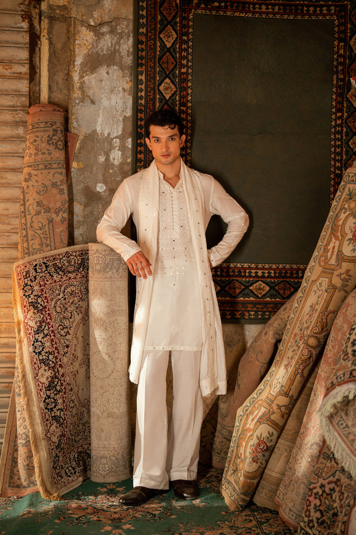 AINA - KAARI WHITE KURTA PAJAMA