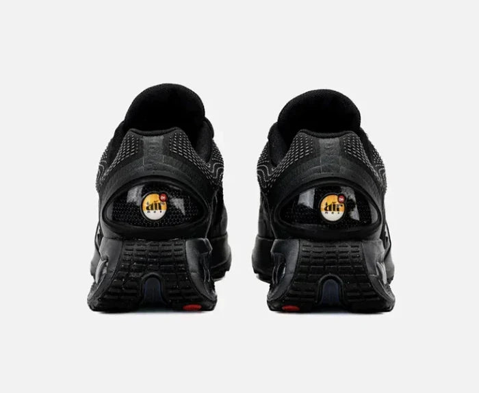 NIKE AIR MAX DN BLACK