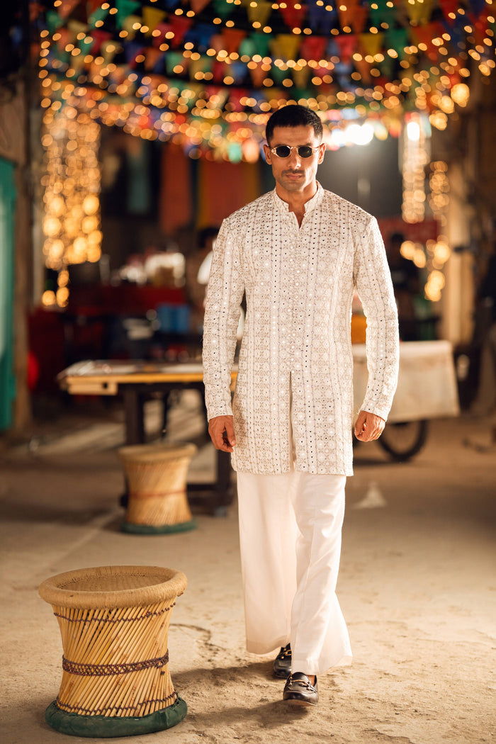 AMEER – WHITE KURTA PAJAMA