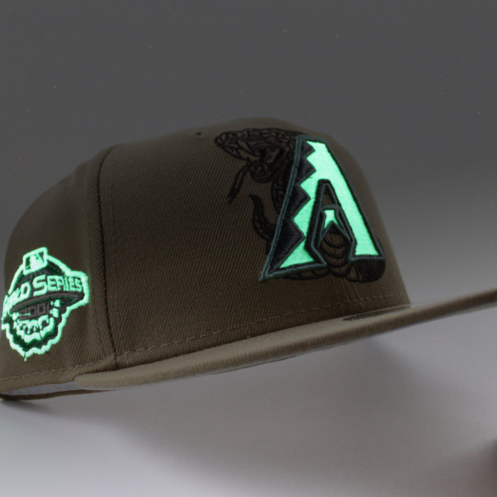 Arizona Diamondbacks 2001 World Series New Era 59Fifty Fitted Hat (GITD Khaki Stone Under Brim)