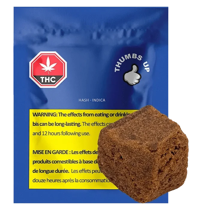 Front-facing image of the Hash pouch with a single brown hash cube placed over its lower right corner.