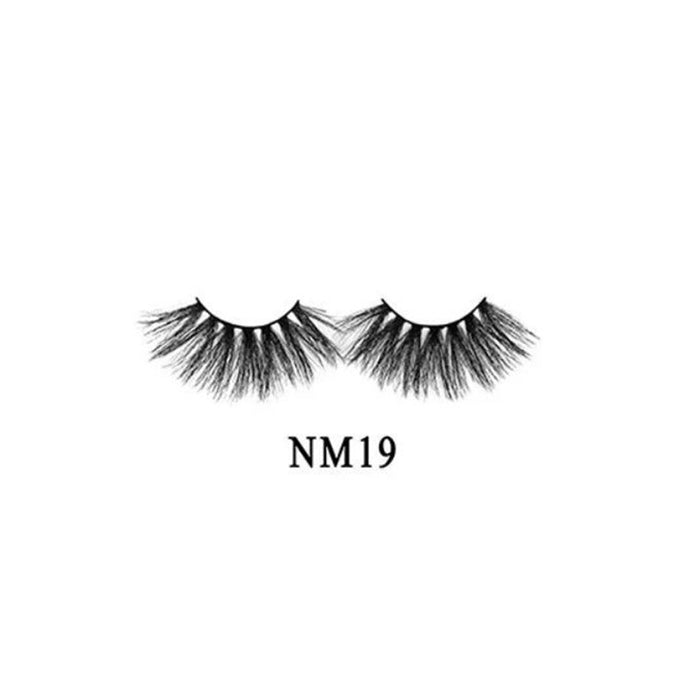 LAFLARE dramatic false eyelashes NM19 3D volume mink lashes pair displayed on white background