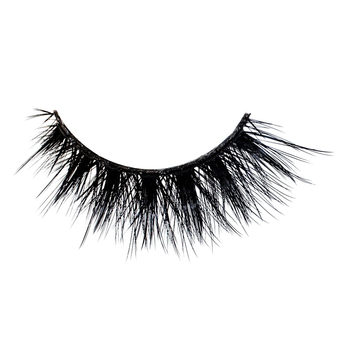 Midnight Luxe a extra-long flared lash with bold volume and textured spiky clusters.
