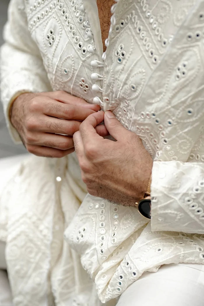 NAQOOSH – OFF WHITE KURTA PAJAMA
