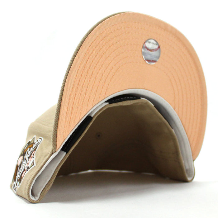 New York Yankees 2000 World Series  New Era 59Fifty Fitted Hat (GITD Camel Peach Under Brim)