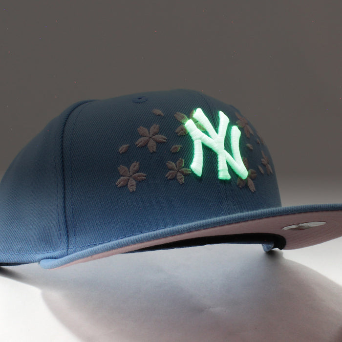 New York Yankees Cherry Blossom New Era 59Fifty Fitted Hat (Glow in the Dark Sky Blue Pink Under Brim)