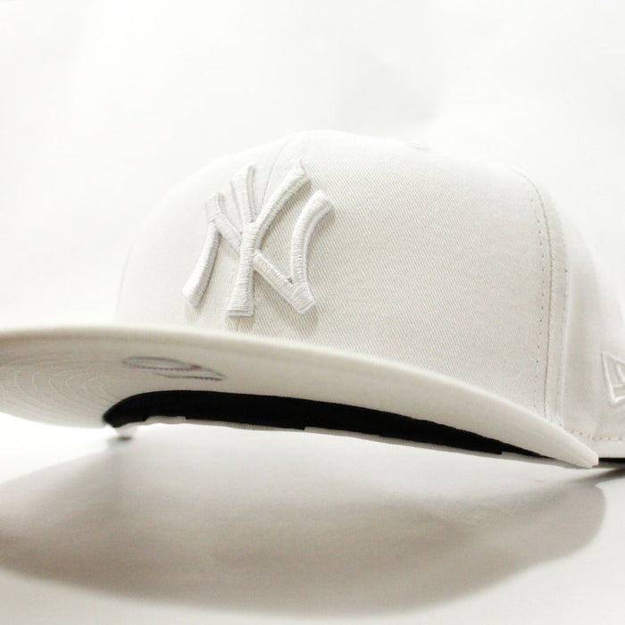 New York Yankees New Era 59Fifty Fitted Hat (White on White)