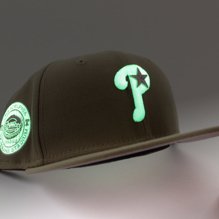 Philadelphia Phillies 1971-2003 VETERANS STADIUM 59Fifty New Era Fitted Hats (GITD Khaki Pink Under Brim)