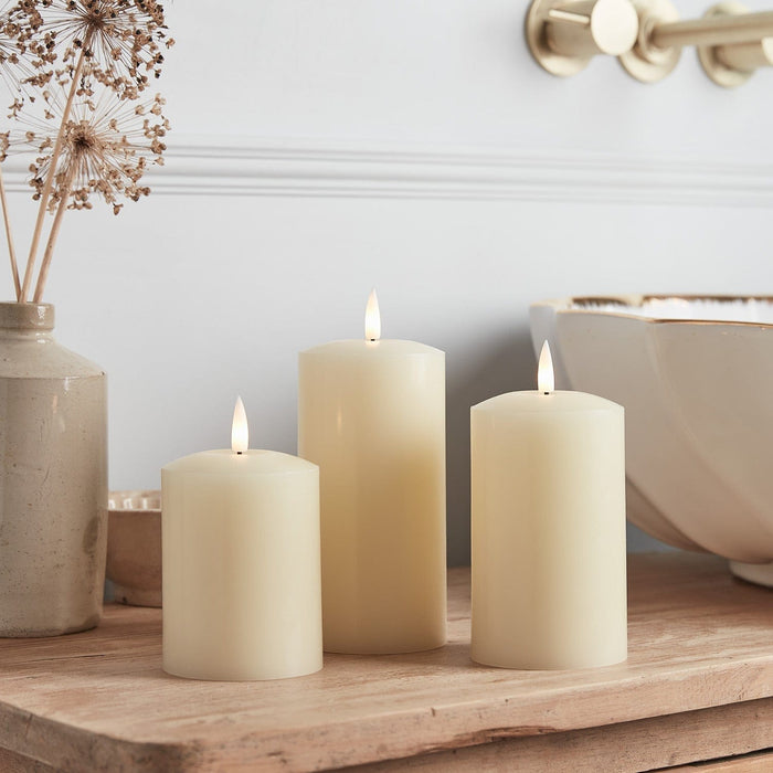 CA18013_truglow-led-pillar-candle-trio-white-sidetable_2_2000x2000_d98d969d-14e4-4780-956f-ac4d358c154f.jpg